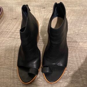 Loeffler Randall sz 7 black heels